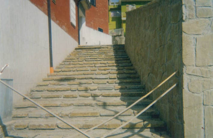 realizzazione gradinata in pietra a Laurenzana - POTENZA